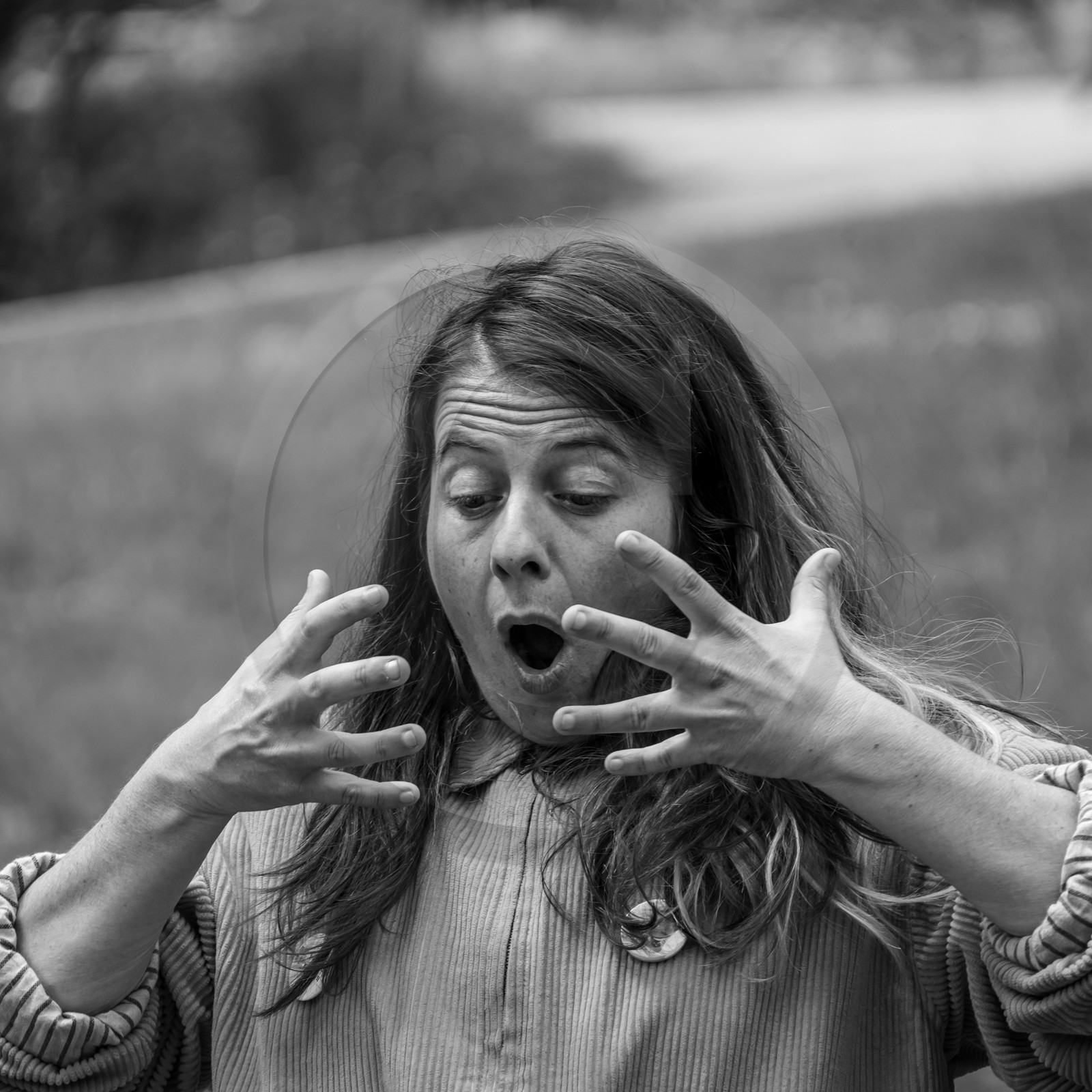 08 mai 2024 : Jeanne Alcaraz, cheffe de choeur, de retour à l'Ouort après la belle aventure 2023 où elle avait animé une chorale participative.