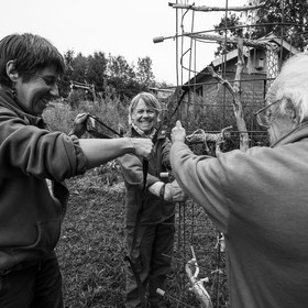 21 août 2019 : installation d'une oeuvre en bois flotté