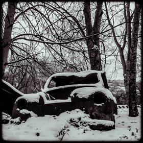 Un cimetière de voitures