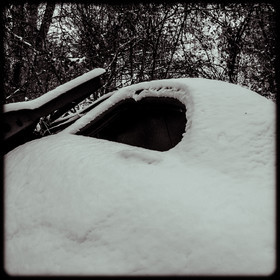 Un cimetière de voitures