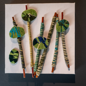 Exposition L comme laine, lien, lieu conçue par l'Ouort de Benevènt, sous la houlette de Claudine Meyer, artiste plasticienne, accompagnée de photographies de Denis Lebioda. Une proposition de la Communauté de Communes du Champsaur - Valgaudemar et de son service culturel.