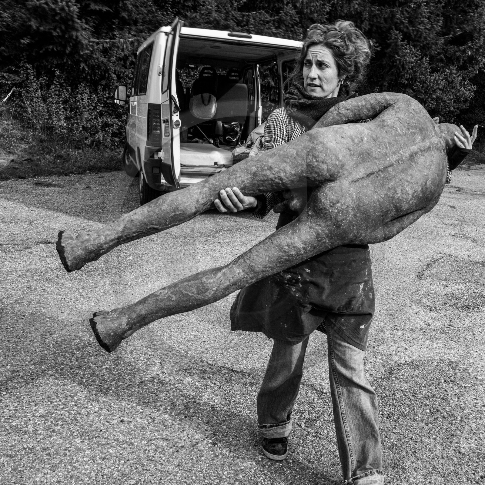 Création de l'homme de l'Ouort Marcel Joli Coeur : pose d'un enduit noir