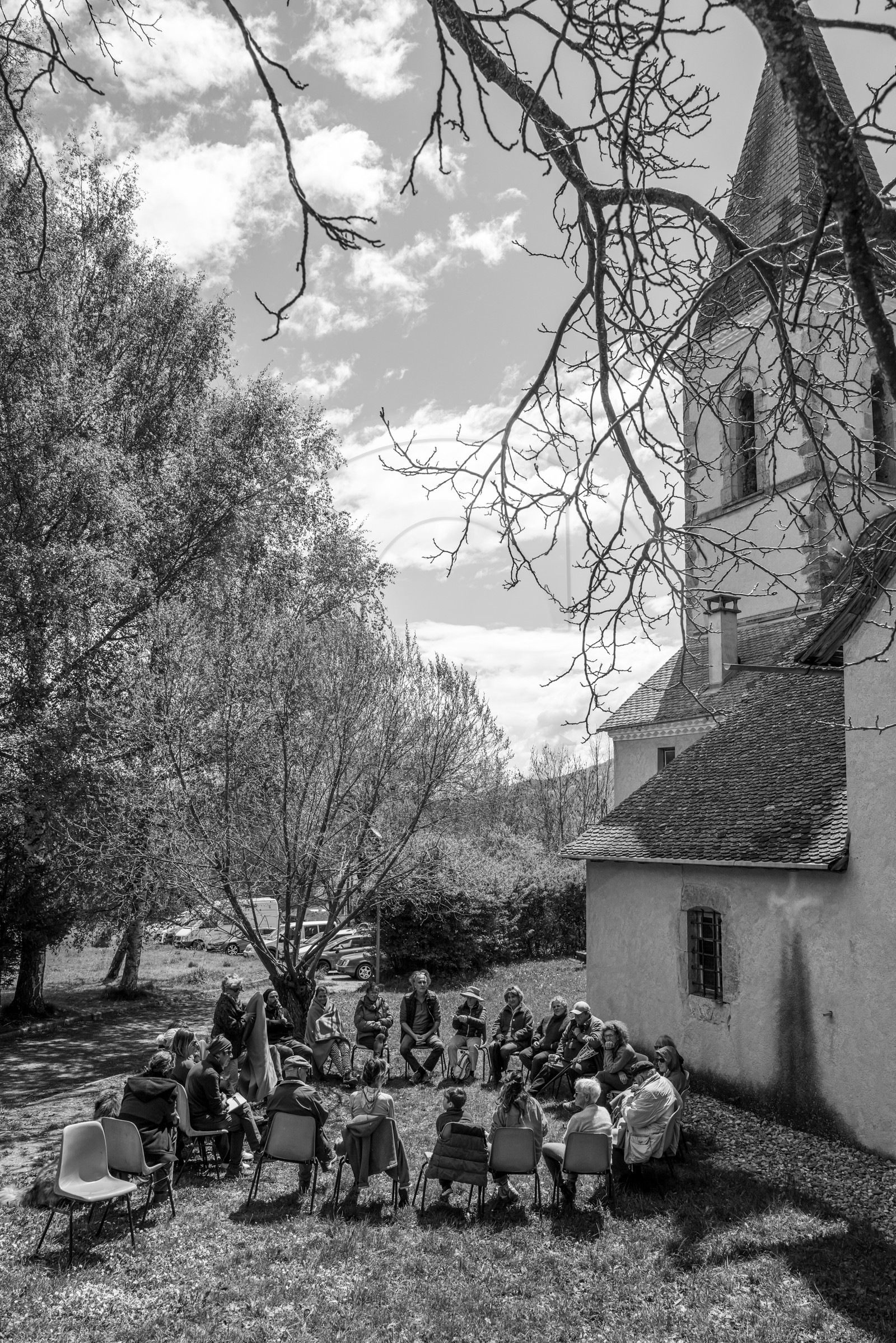 08 mai 2024 : Jeanne Alcaraz, cheffe de choeur, de retour à l'Ouort après la belle aventure 2023 où elle avait animé une chorale participative.
