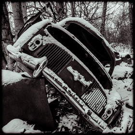 Un cimetière de voitures